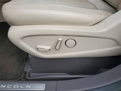 2019 Lincoln Nautilus Select