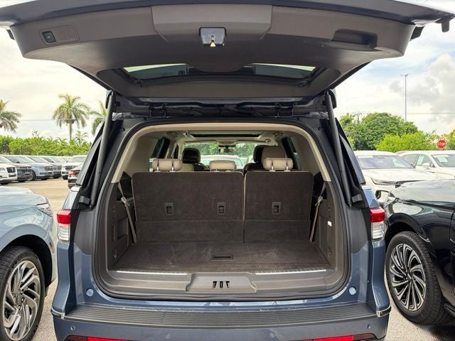 2023 Lincoln Navigator Standard