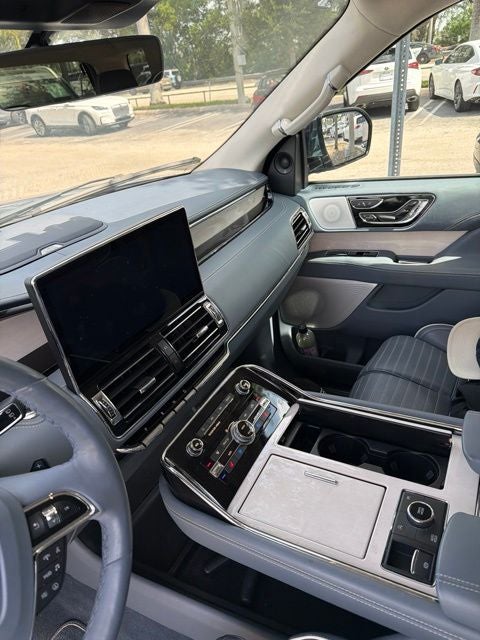 2024 Lincoln Navigator Black Label