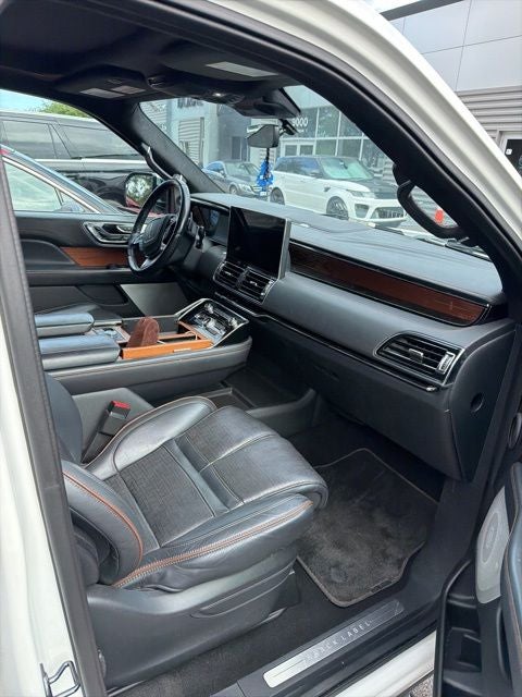 2022 Lincoln Navigator Black Label