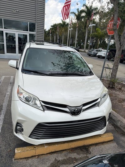 2020 Toyota Sienna XLE 8 Passenger