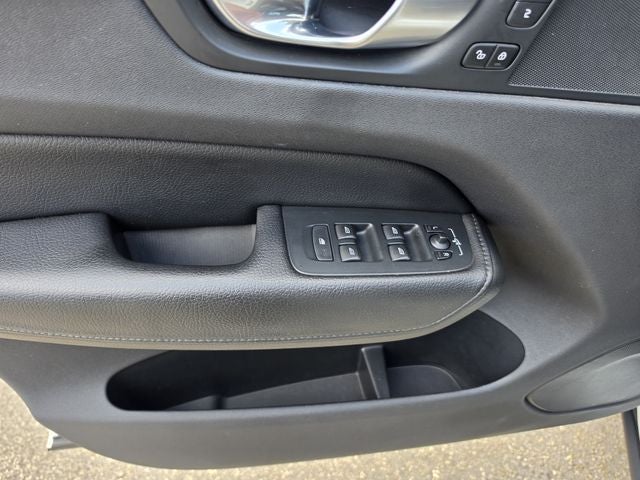 2018 Volvo XC60 T6 Momentum