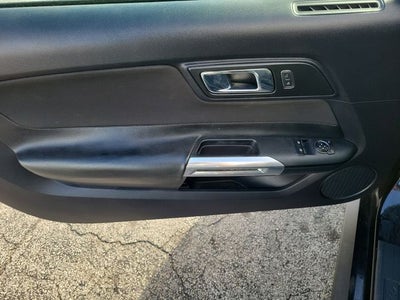 2015 Ford Mustang V6