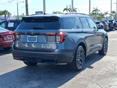 2025 Ford Explorer ST-Line
