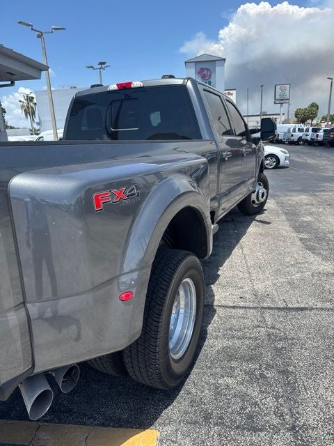 2025 Ford F-350SD Lariat DRW