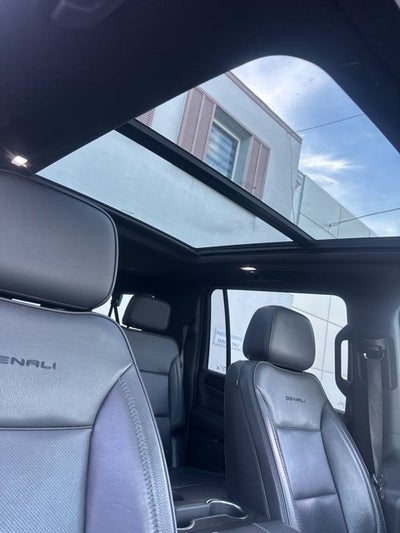 2022 GMC Yukon XL Denali