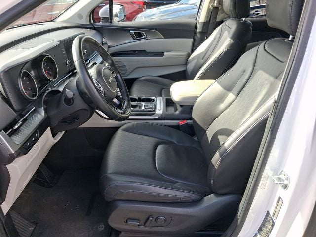 2023 Kia Carnival LX Seat Package