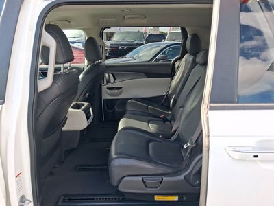 2023 Kia Carnival LX Seat Package