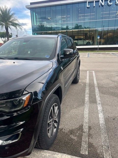 2020 Jeep Grand Cherokee Laredo