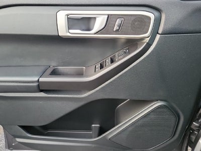 2023 Ford Explorer Base