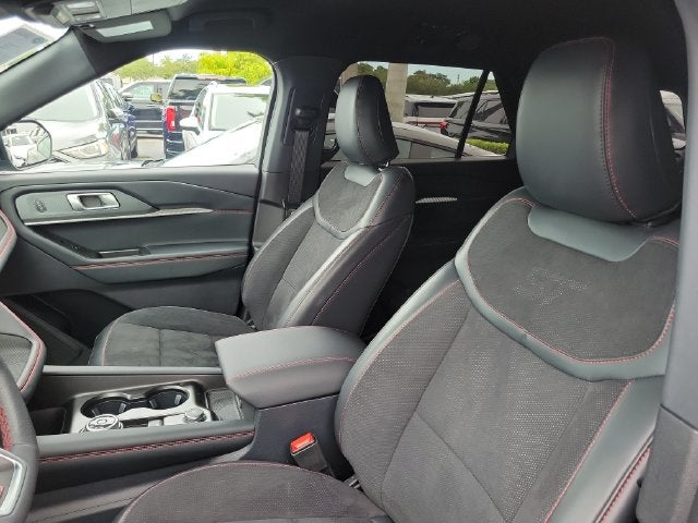 2026 Ford Explorer ST - Photo 9
