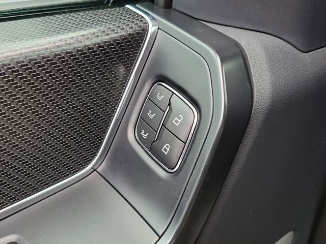 2023 Ford F-150 Raptor - Photo 18