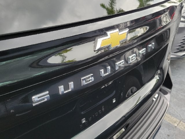 2025 Chevrolet Suburban LT - Photo 5