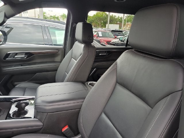 2025 Chevrolet Suburban LT - Photo 40