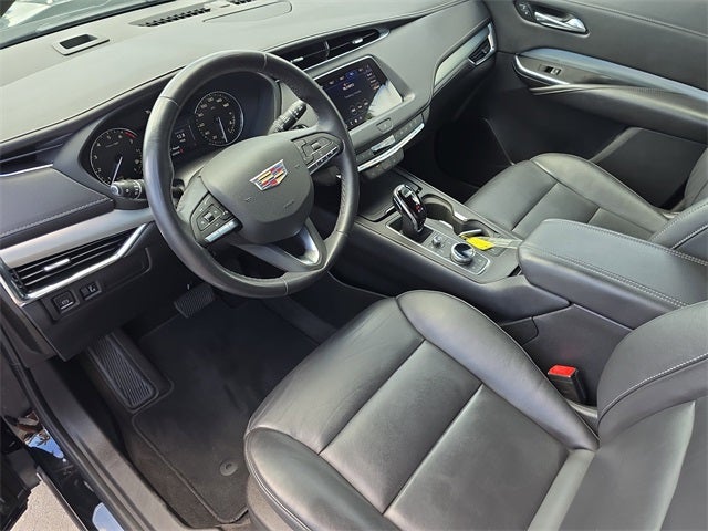 2022 Cadillac XT4 Premium Luxury