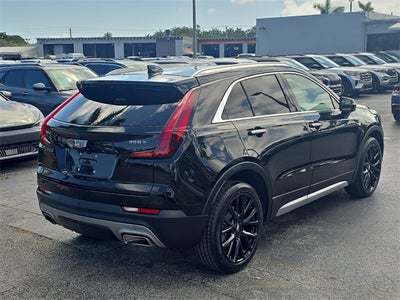 2022 Cadillac XT4 Premium Luxury