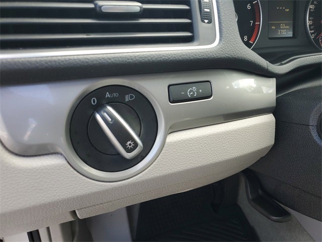 2015 Volkswagen Passat 1.8T S