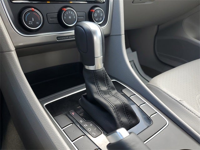 2015 Volkswagen Passat 1.8T S