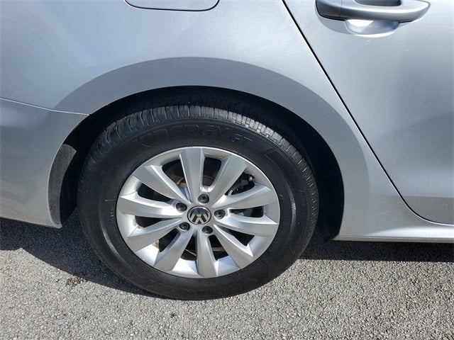 2015 Volkswagen Passat 1.8T S