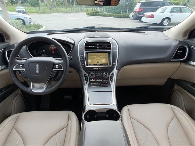 2019 Lincoln Nautilus Select