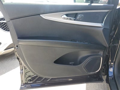 2019 Lincoln Nautilus Select