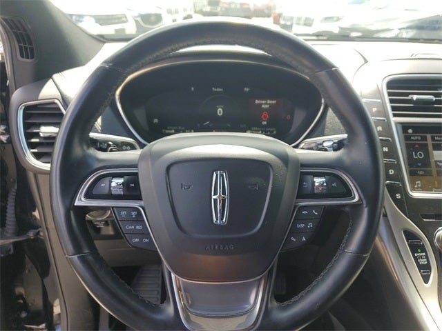 2019 Lincoln Nautilus Select