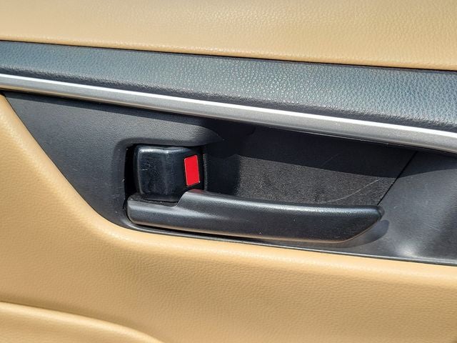 2021 Toyota RAV4 LE - Photo 48