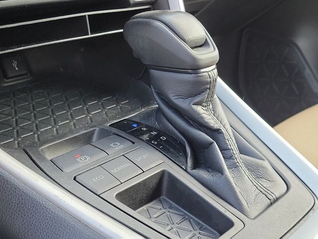 2021 Toyota RAV4 LE - Photo 60