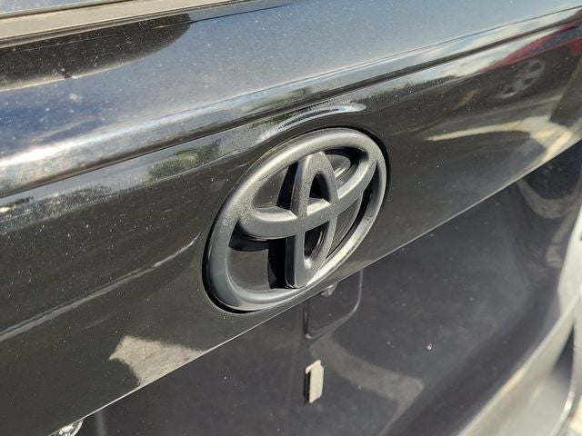 2021 Toyota RAV4 LE - Photo 38
