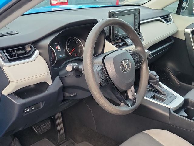 2020 Toyota RAV4 XLE - Photo 8