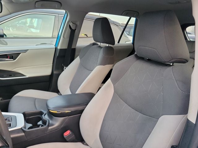 2020 Toyota RAV4 XLE - Photo 40
