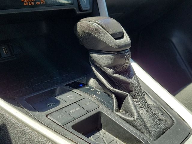 2021 Toyota RAV4 XLE - Photo 29