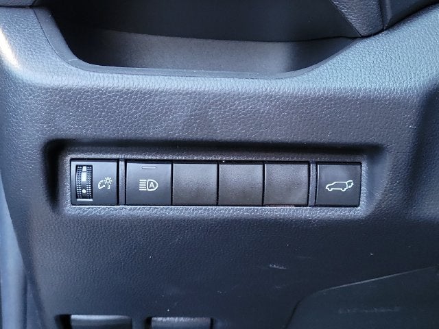 2022 Toyota RAV4 XLE - Photo 12