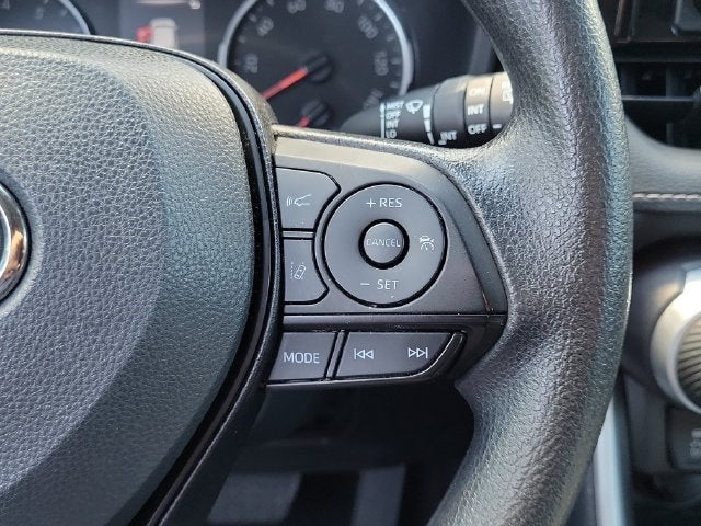 2022 Toyota RAV4 XLE - Photo 21