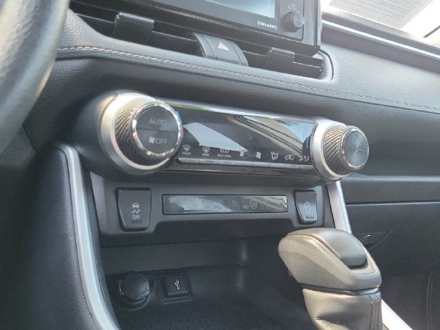 2022 Toyota RAV4 XLE - Photo 24