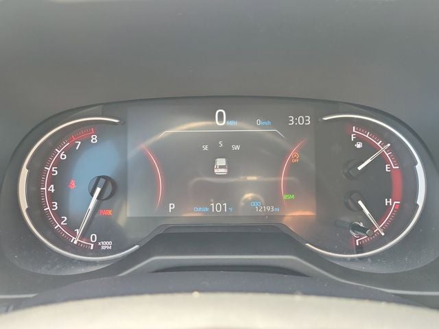 2025 Toyota RAV4 XLE - Photo 18