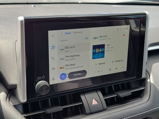 2025 Toyota RAV4 XLE - Photo 23