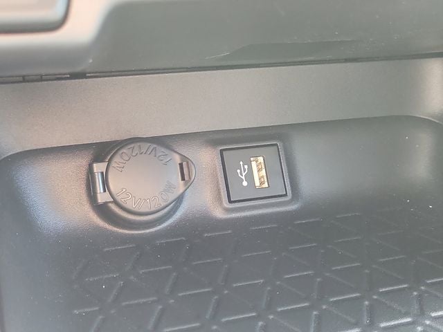 2025 Toyota RAV4 XLE - Photo 57