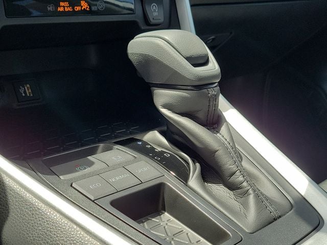 2025 Toyota RAV4 XLE - Photo 59