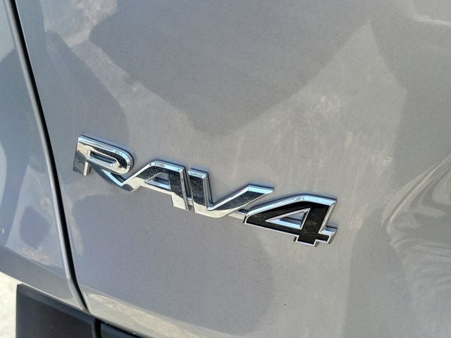 2025 Toyota RAV4 XLE - Photo 36