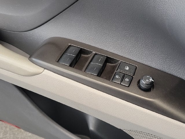 2022 Toyota Camry LE - Photo 17