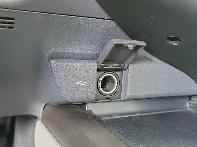 2022 Toyota Camry LE - Photo 24