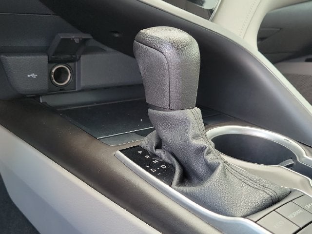 2022 Toyota Camry LE - Photo 25