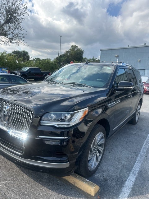 2023 Lincoln Navigator Standard