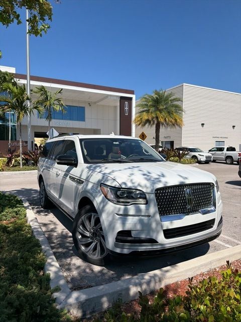 2022 Lincoln Navigator L Reserve
