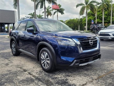 2024 Nissan Pathfinder SL