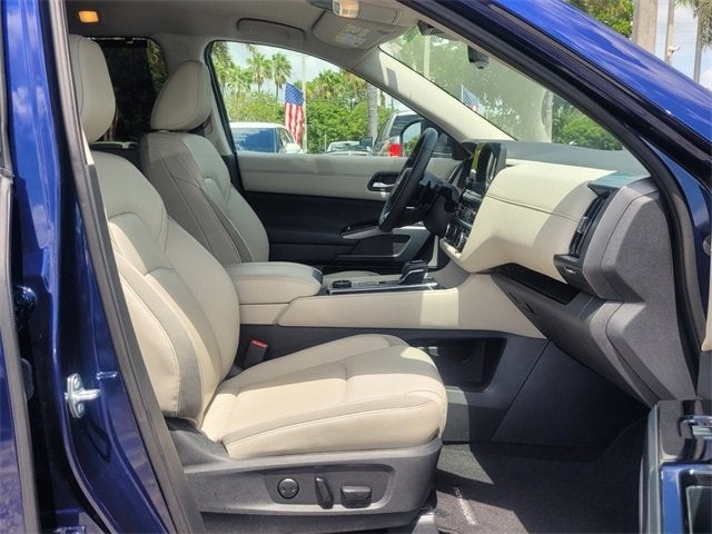 2024 Nissan Pathfinder SL