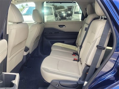 2024 Nissan Pathfinder SL