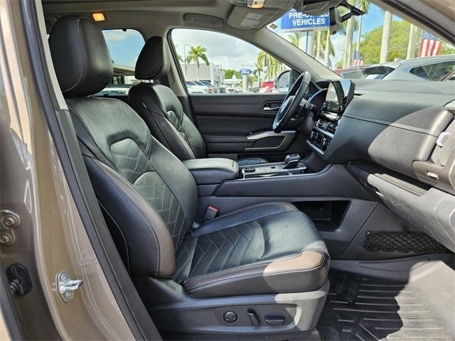 2023 Nissan Pathfinder Platinum