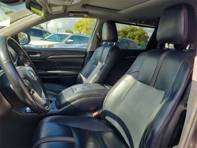 2019 Toyota Highlander SE